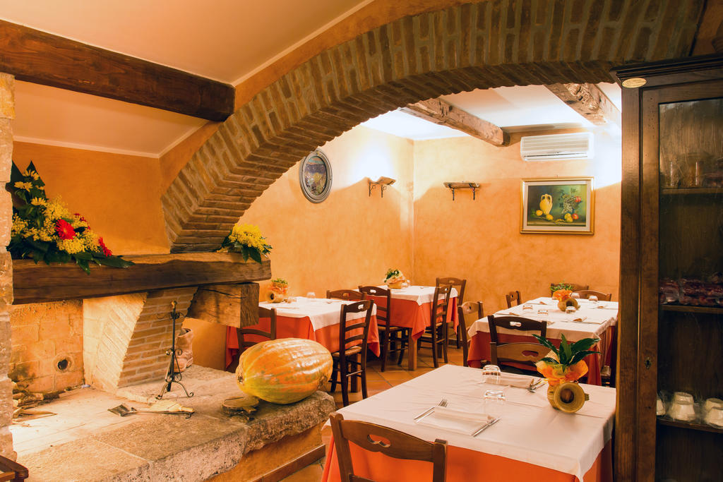 La Locanda Del Ruspante Castro dei Volsci Экстерьер фото